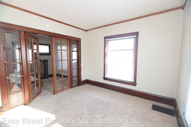 Building Photo - 3 br, 1 bath House - 2621 5 1/2 Ave