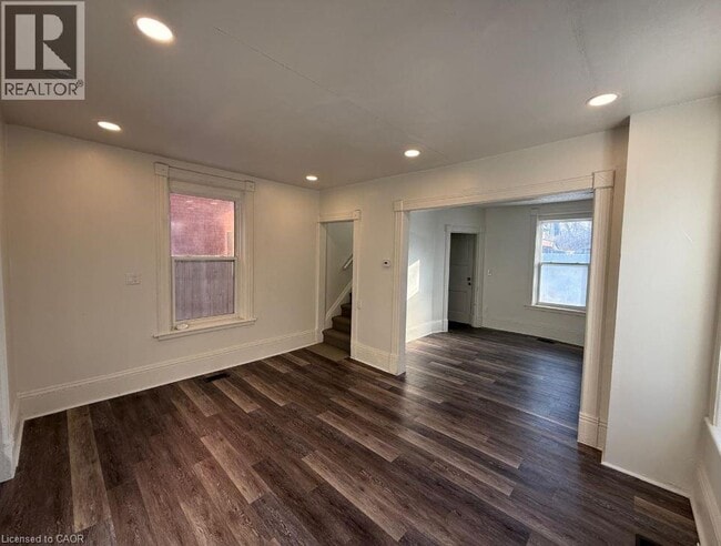 Building Photo - 35 Park Ave