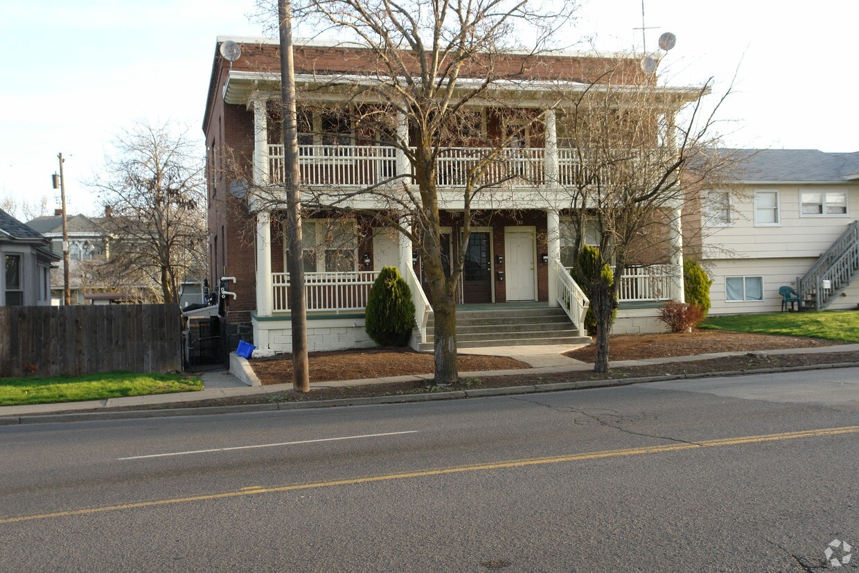 Building Photo - 1314 W Maxwell Ave