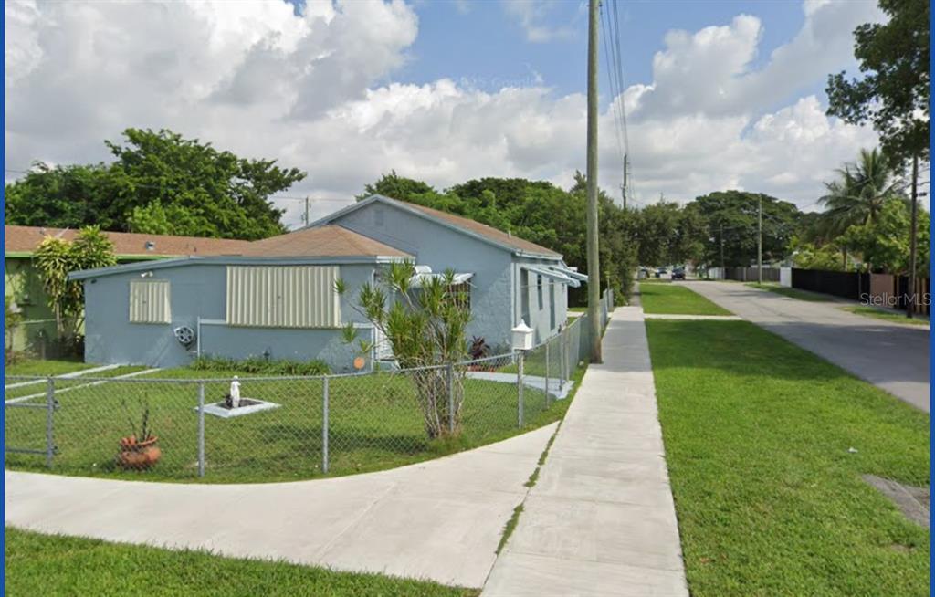 Foto principal - 2401 NW 56th St