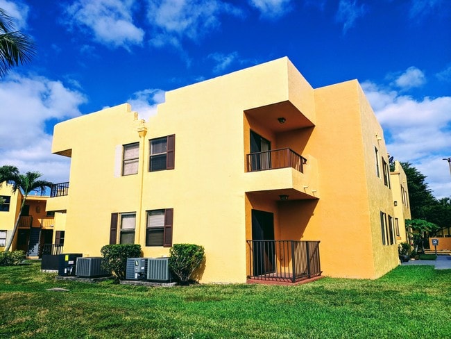 Building - 646 NW 114th Ave