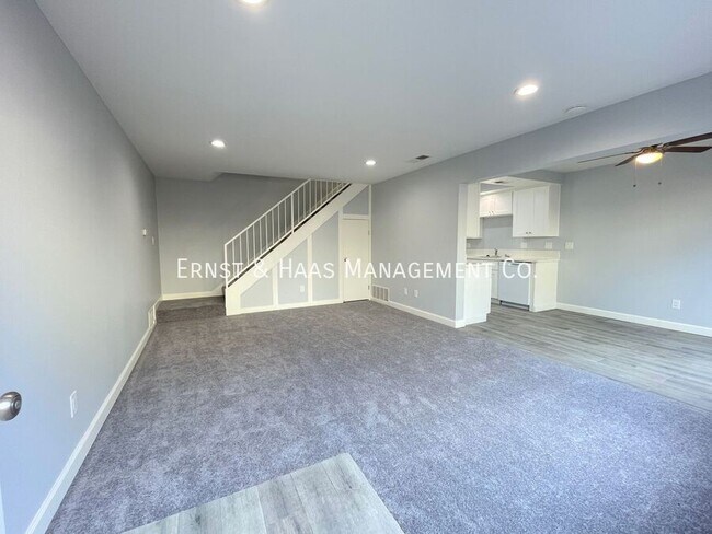 Foto del edificio - Now Leasing, Beautiful 2 Bed 1 Bath Condo ...