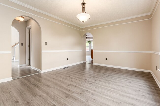 Building Photo - 8128 Slate Ridge Blvd