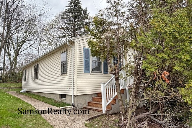 Photo - 1189 Smith St House