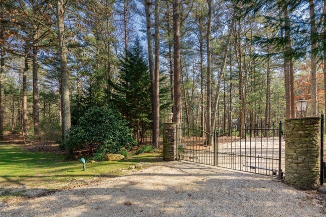 Building Photo - 88 Bull Path