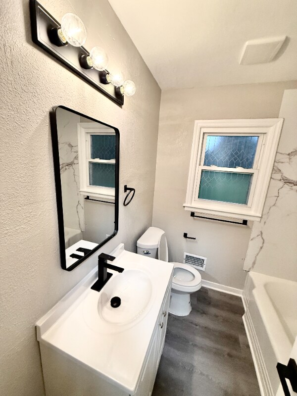 Foto del edificio - 8610 E 80th Terrace
