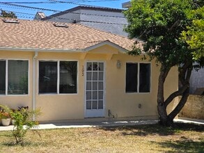 Building Photo - 308 E Elmwood Ave