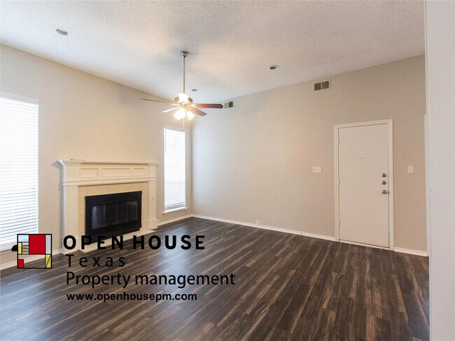 Foto del edificio - 3709 Cromwell Dr, Carrollton