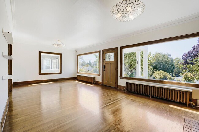 Building Photo - Magnolia Home