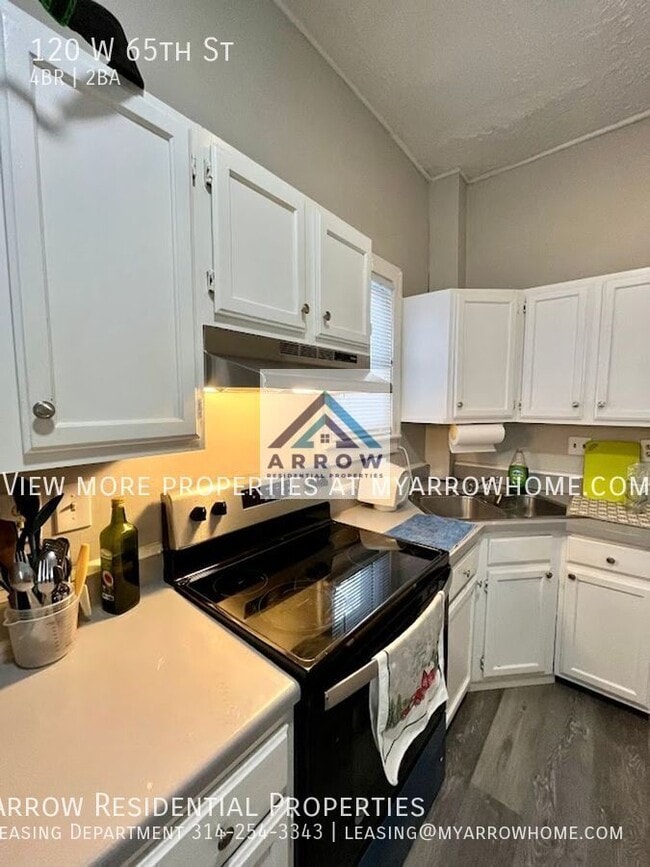 Building Photo - 120 65th St W