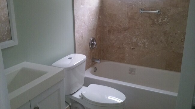 Foto del edificio - 1135 W 35th Pl