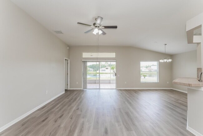 Building Photo - 926 Summer Breeze Dr