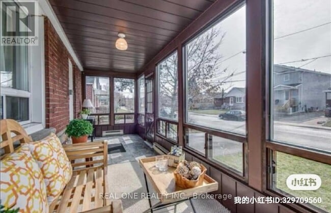 Photo du bâtiment - 18 Gardens Crescent