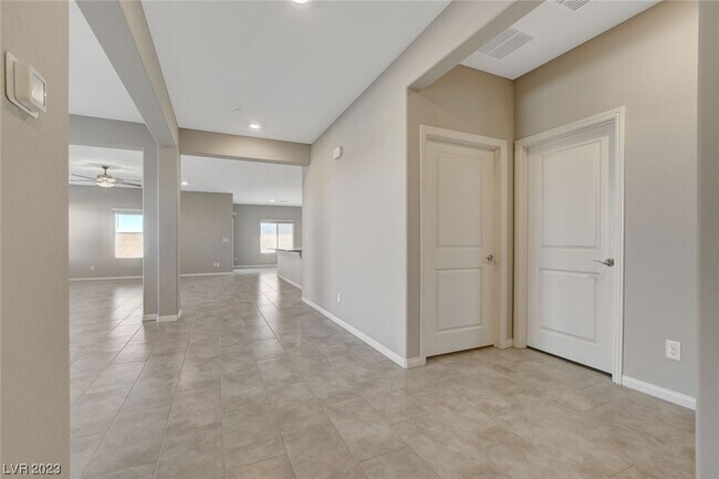 Building Photo - 10005 Sweet Oleander Ave.