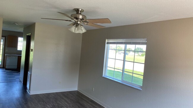 Foto del edificio - Summerfield Townhomes