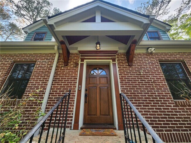 Foto del edificio - 1887 Edinburgh Terrace NE