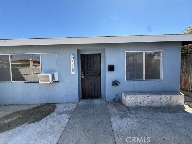 Foto del edificio - 4910 E 4th St