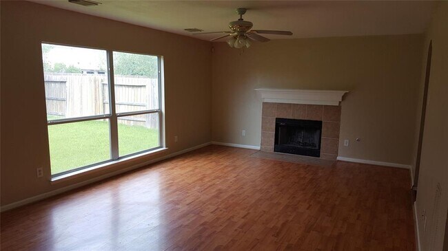 Foto del edificio - 547 Northvalley Dr