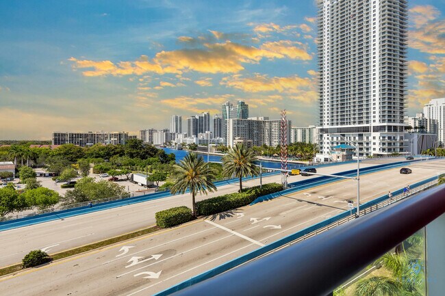 Foto del edificio - 2602 E Hallandale Beach Blvd