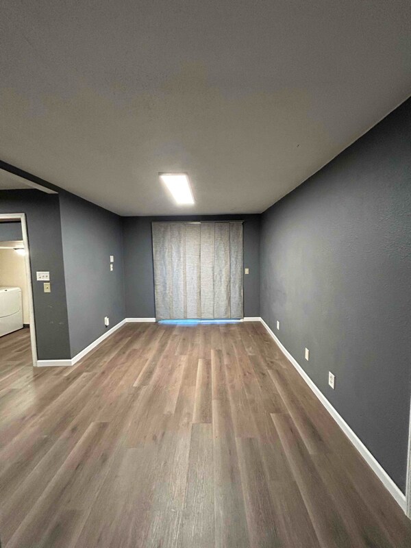 Building Photo - 720 Dutton St