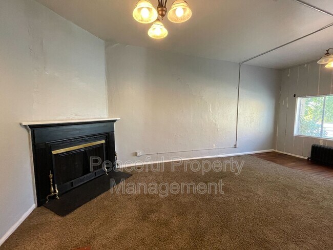 Building Photo - 347 S 800 E