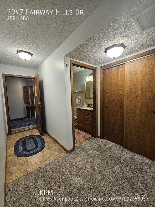 Building Photo - 2 BED | 2 BATH | CONDO | WEST | FAIRWAY HI...