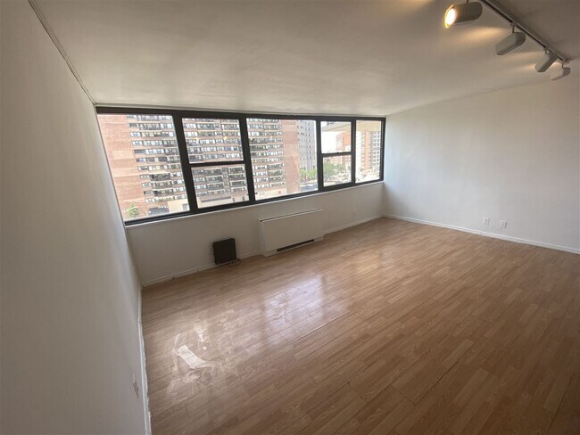 Building Photo - 280 Marin Blvd