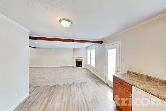 Building Photo - 2609 Woodfield Blvd