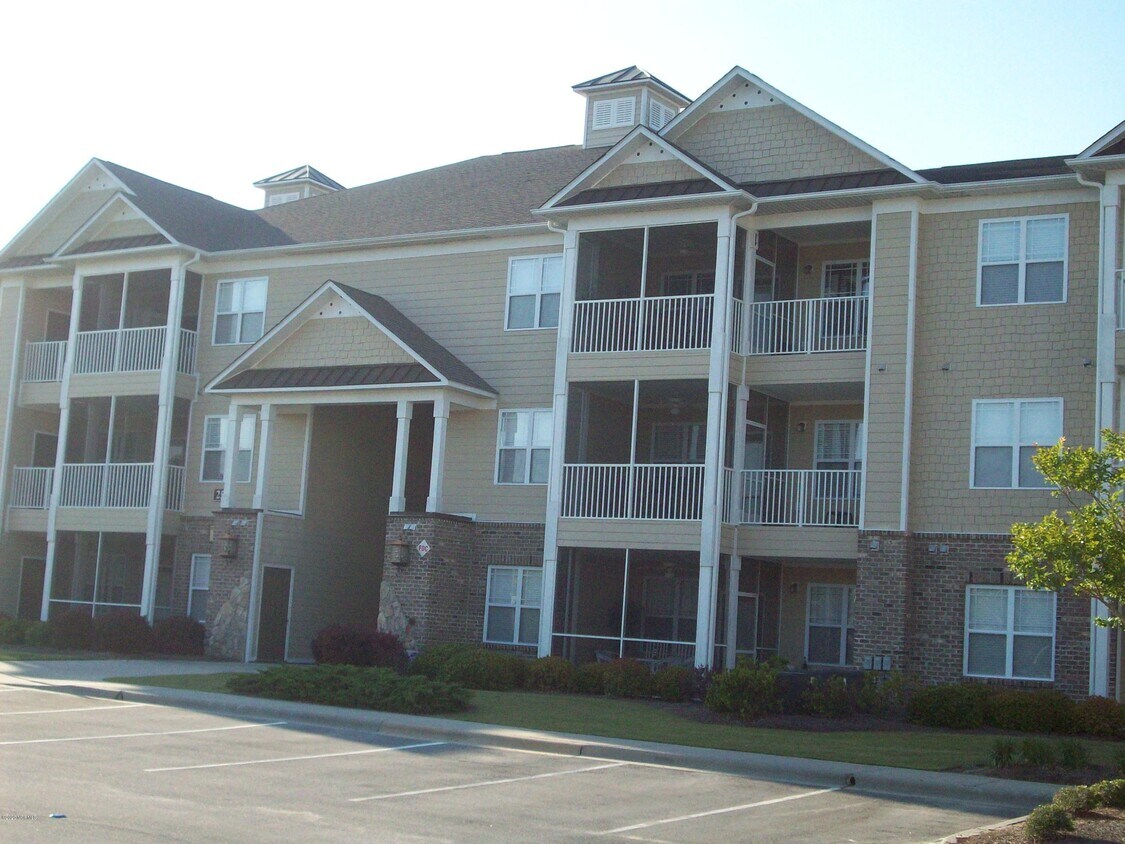 Primary Photo - 395 S Crow Creek Dr
