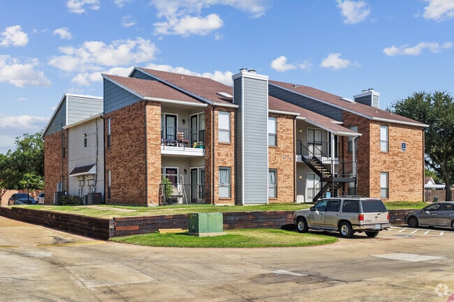 Building Photo - Bear Creek Villas