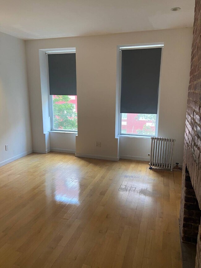 Foto del edificio - 534 W 46th St