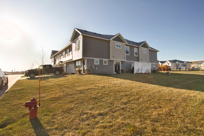 Building Photo - 9929 5th St Ln N