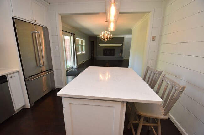Foto del edificio - Penn Schools!  Updated 3 bedroom 2 full bath home in Mishawaka IN