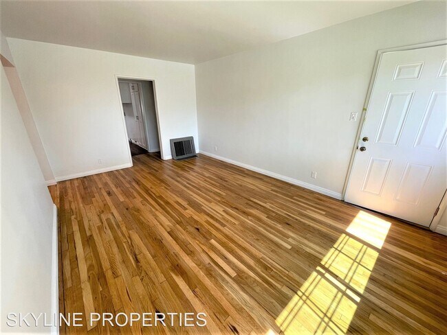 Foto del edificio - 3 br, 2 bath House - 4563 NIPOMO AVE