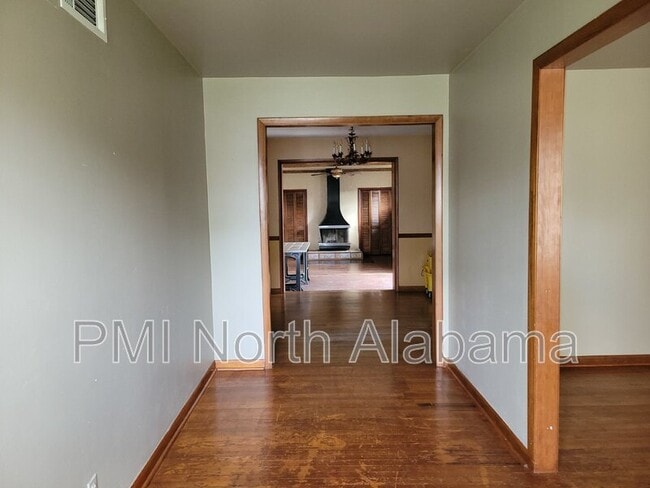 Building Photo - 3503 Crestmore Cir NW