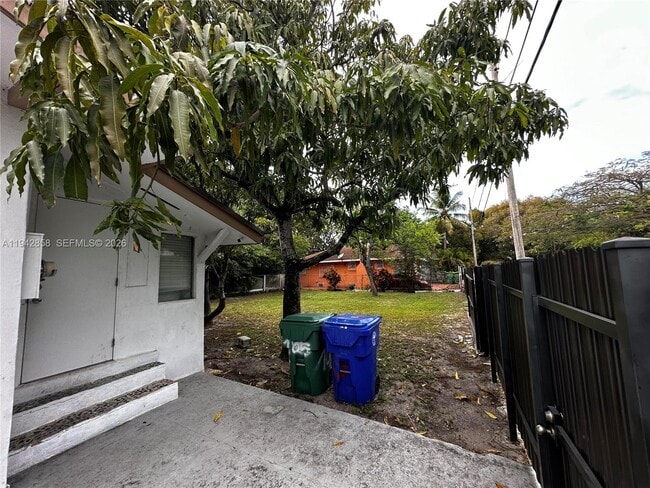 Foto del edificio - 105 NW 31st St