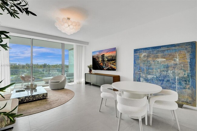 Foto del edificio - 10201 Collins Ave