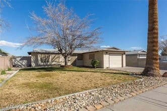 Building Photo - 3654 Vista Del Monte Dr