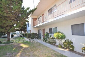 Building Photo - 2050 N Ventura Rd