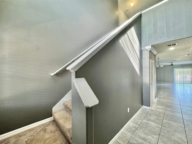 Foto del edificio - 6533 Trent Creek Dr