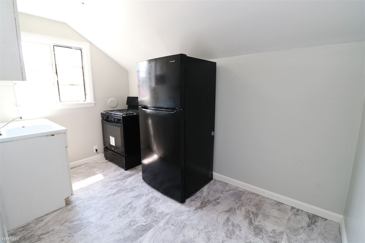 Primary Photo - 1 br, 1 bath House - 3120 Waverly Road Garage