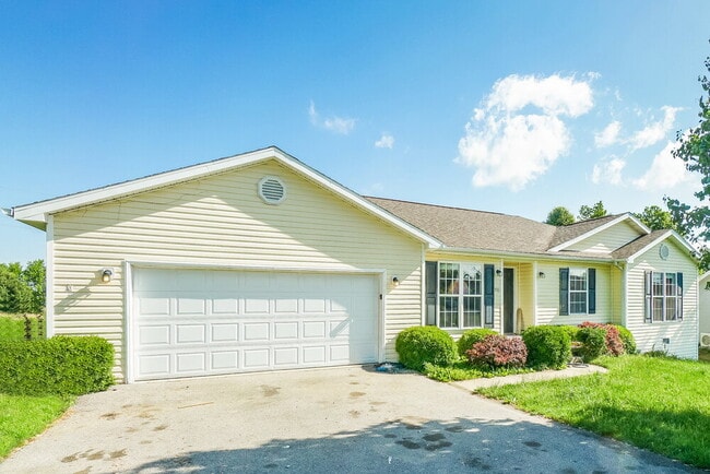 Building Photo - 90 Hillwood Dr