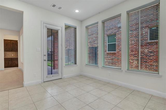 Foto del edificio - 5921 Exeter Ave