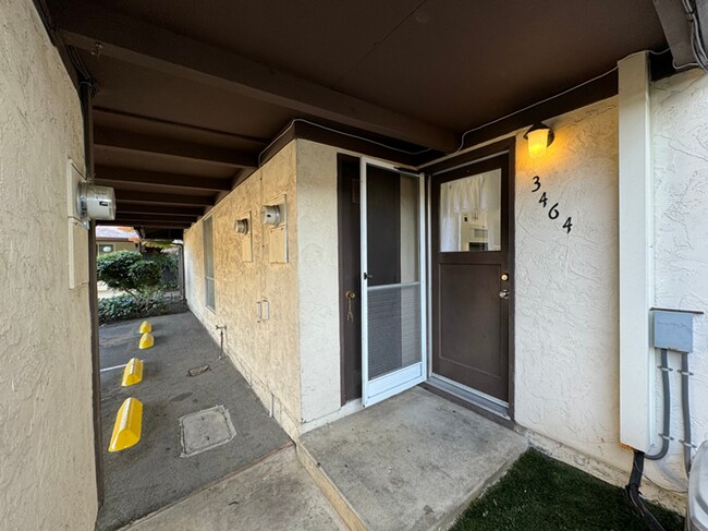 Building Photo - Centrally Located Two Bedroom Napa Condo