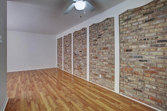 Foto del edificio - 1624 Marshall St