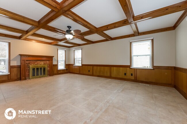 Building Photo - 1624 NE Debonair Dr