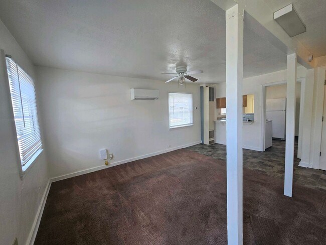 Foto del edificio - Cozy 2 Bed, 2 Bath Home with Parking Spaces and a Fenced Backyard!
