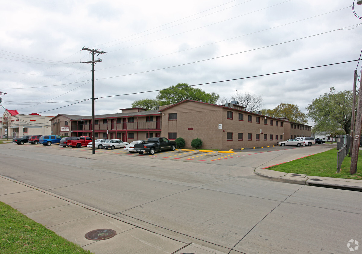 Primary Photo - Irvington Place Apartments