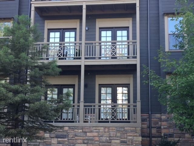 Foto del edificio - 705 W Douglas St