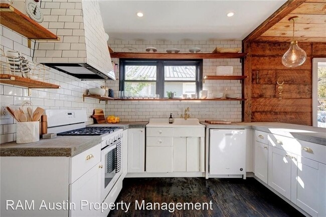 Building Photo - 3 br, 2 bath House - 1907 East 18th Street...